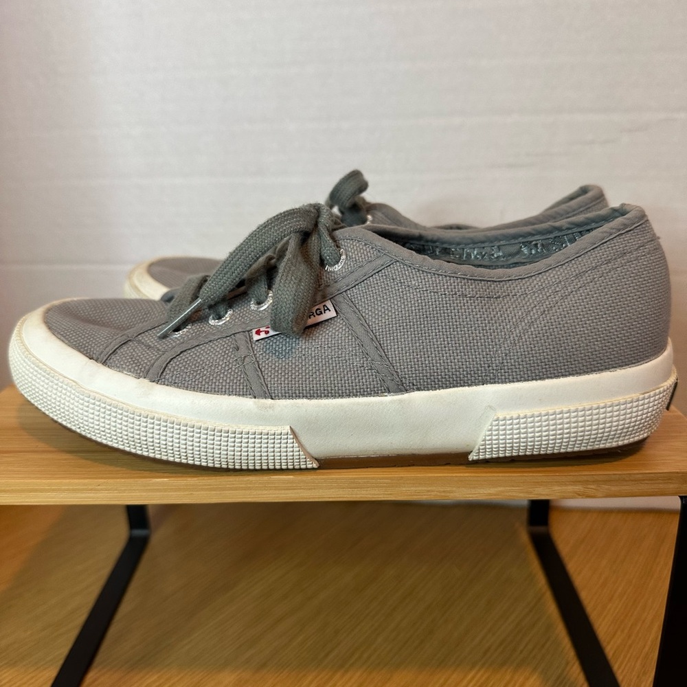 Superga Men's Gray Canvas Sneakers Men’s 6. Women’s 7.5